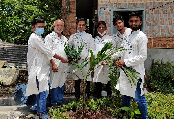 ঈদ উপলক্ষে মাল্টিমিডিয়া নিউজ পোর্টাল চ্যানেল খুলনার বৃক্ষরোপণ