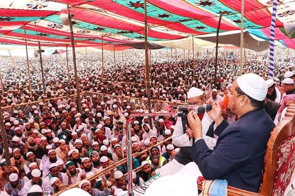 লক্ষ লক্ষ মুসল্লির কান্নার ধ্বনিতে শেষ হলো চরমোনাই মাহফিল