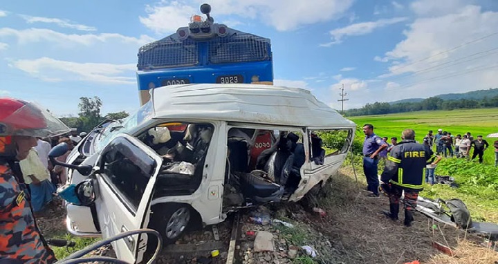 মিরসরাইয়ে ট্রেন দুর্ঘটনা, গেটম্যান সাদ্দাম আটক