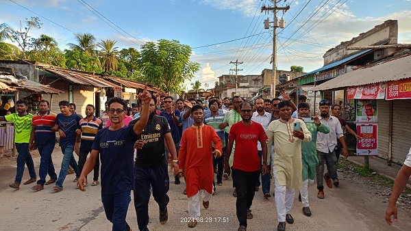 বিএনপি নেতা হাবিবের জামিনের খবরে তালায় স্বেচ্ছাসেবক দলের আনন্দ মিছিল