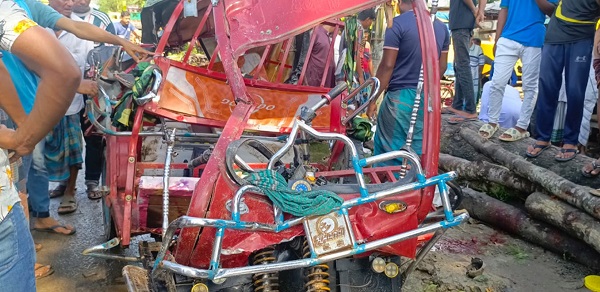 ফকিরহাটে ইজিবাইকের পিছনে পিকআপ ভ্যানের ধাক্কা নারীসহ নিহত-৪